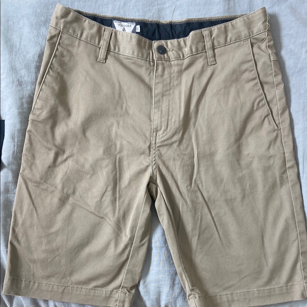 Volcom Men's kahki Shorts